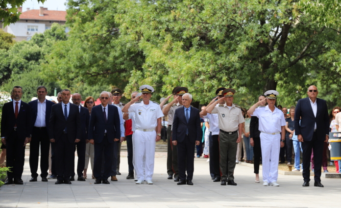 Военномедицинската академия (ВМА) почете паметта на лекари, медицински сестри, полицаи, доброволци и граждани, загинали при опит да спасят човешки живот.