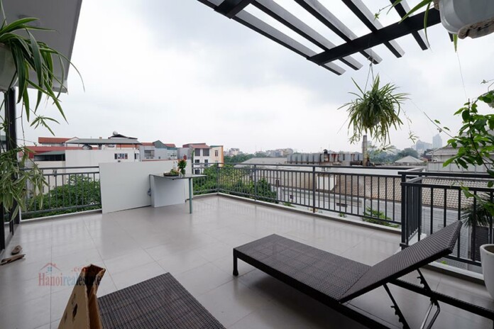 Апартамент с голяма тераса