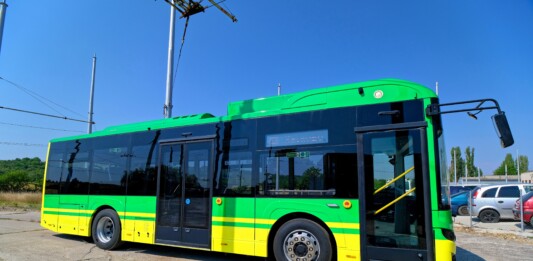 Електрически автобус