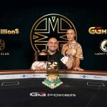Българинът, който обра покера: Фахредин Мустафов със $1.3 милиона награда Фахредин Мустафов с близките си