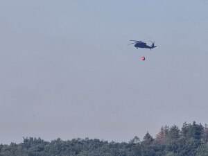 Пожарът край Сунгурларе: Битката с огнената стихия продължава! Самолети и техника на терен! 1 Хеликоптер