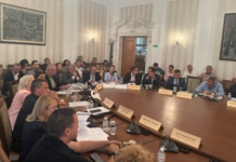 Извънредното заседание на комисията