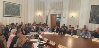 Извънредното заседание на комисията