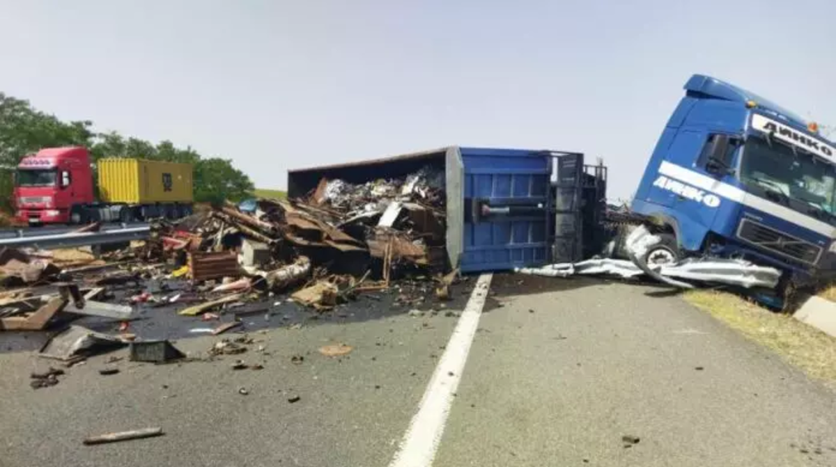 Две години след обръщането на камиона на Динко на магистрала