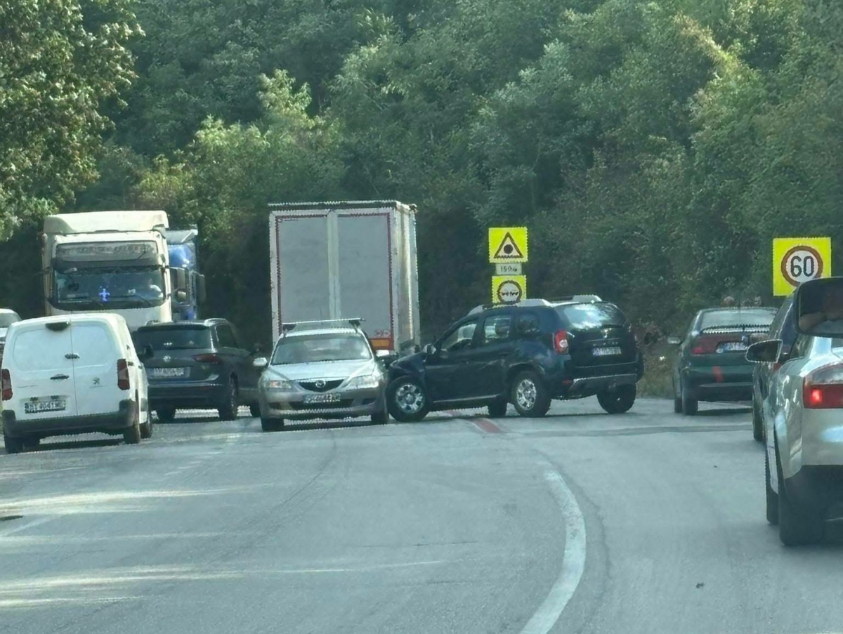 Зрелищна катастрофа е станала във Великотърновско преди броени минути За