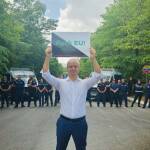 Костадин Костадинов на протеста пред ВМЗ Сопот: Под ръководството на Урсула фон дер Лайен ЕС дрънка оръжия срещу Русия! Костадин Костадинов на протеста пред ВМЗ Сопот