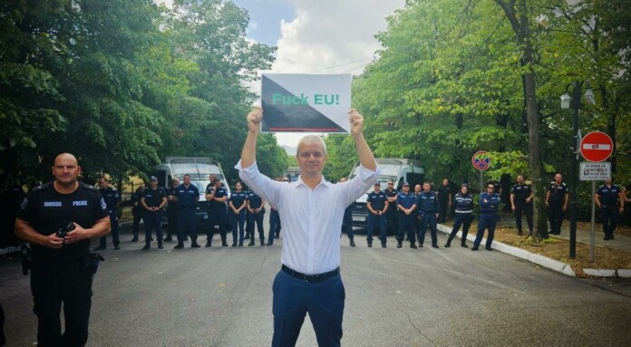 Костадин Костадинов на протеста пред ВМЗ Сопот Костадин Костадинов на протеста пред ВМЗ Сопот