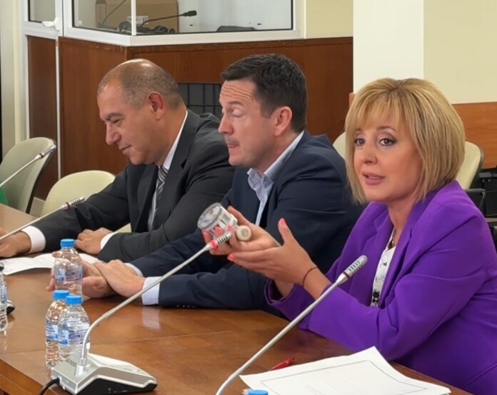 Мая Манолова Мая Манолова