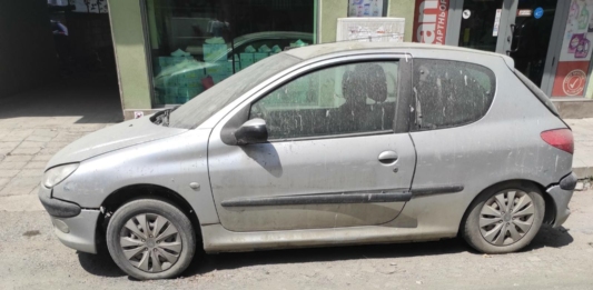 Мръсният автомобил