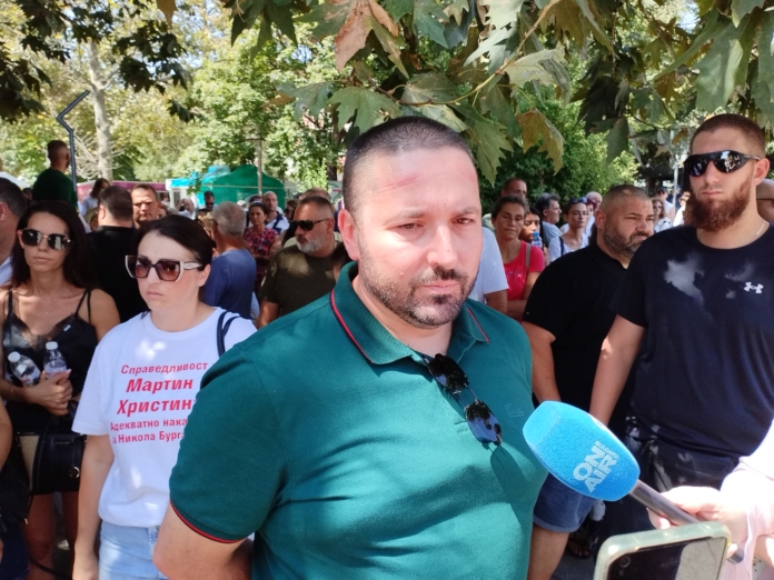 Николай Попов