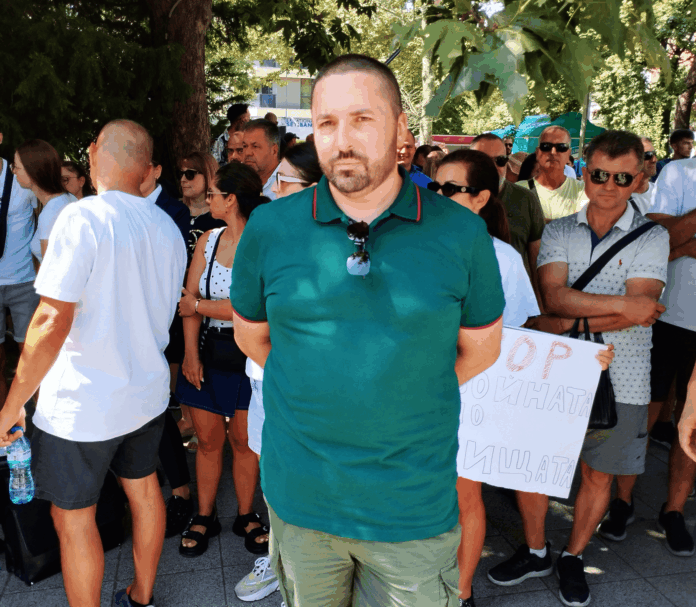 Николай Попов на протест в Бургас