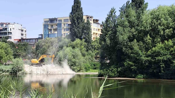 Почистване на река Марица