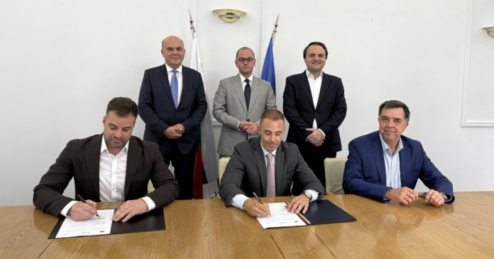 Подписването на договора Подписването на договора