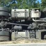 Нов обърнат камион край Телиш! Шофьорът карал с 20 км/ч над разрешеното! Преобърнатият камион