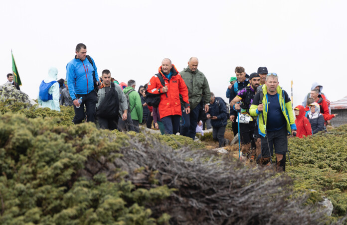 Президентът Румен Радев по време на похода