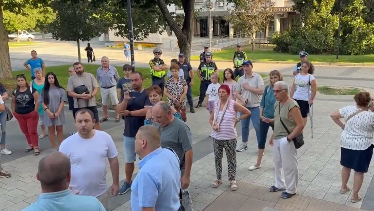 Жители на Плевен отново ще излязат на протест днес заради