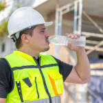 Работник на открито през лятото