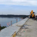 Монтират се реставрираните стълбове за осветление на Дунав мост при Русе Ремонтът на Дунав мост