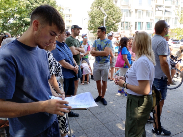 Събирането на подписи Събирането на подписи