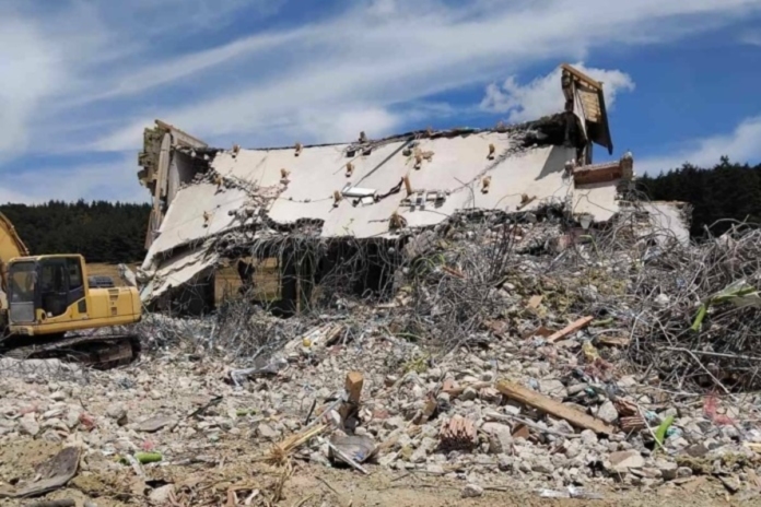 Съборените постройки Съборените постройки