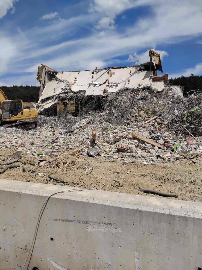 Съборените постройки