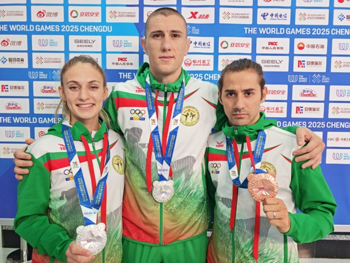 Тримата медалисти на първенството по кикбокс в Китай Тримата медалисти на първенството по кикбокс в Китай