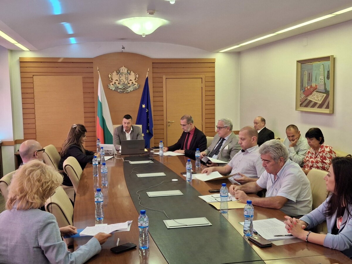 Стефан Бурджев проведе работна среща с представители на дипломатически мисии