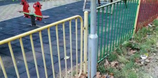 Стълб до детска площадка във Варна