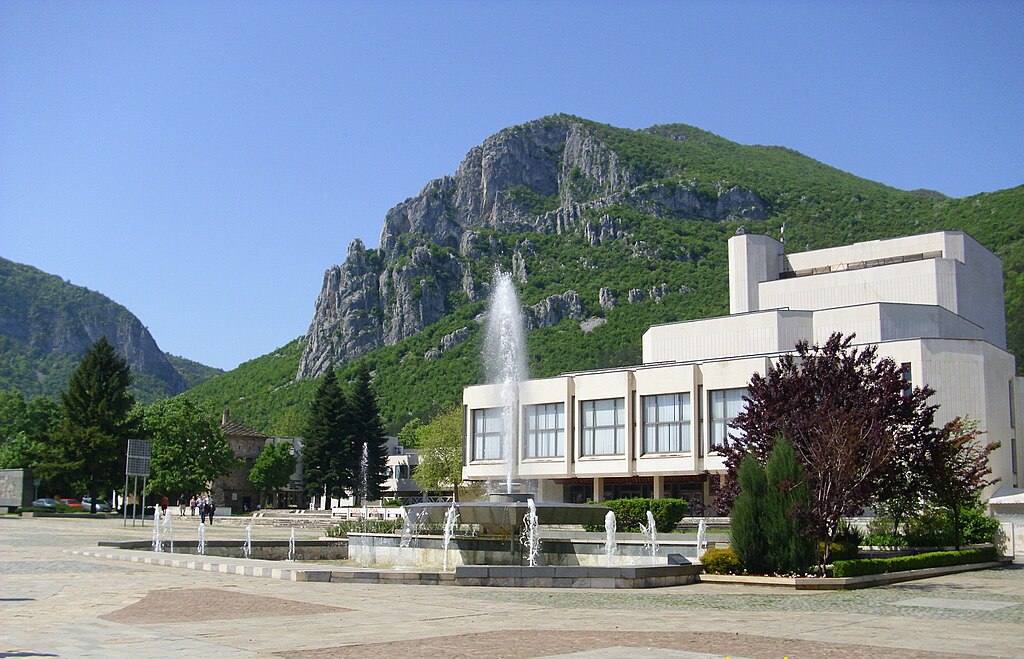 С началото на новия театрален сезон Драматично кукленият театър – Враца