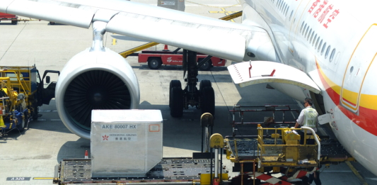 Товарен самолет