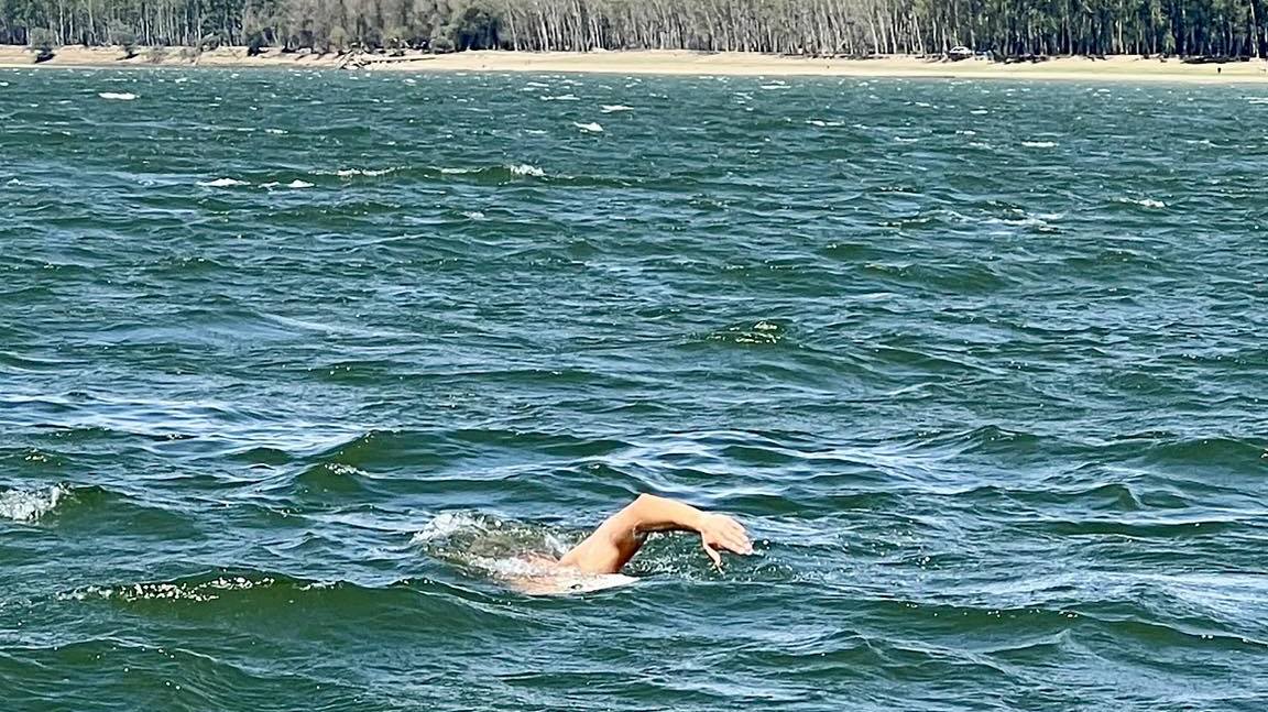 Невероятен Цанко Цанков При много тежки условия в река Дунав