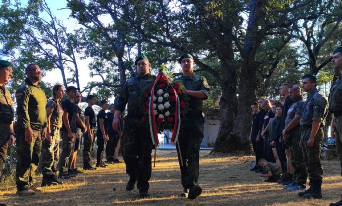 Церемонията по отдаване на почит