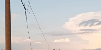 Влакове са блокирани след вандалски акт