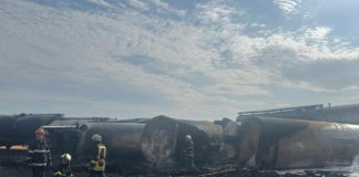 Запалили се цистерни