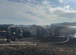 Запалили се цистерни