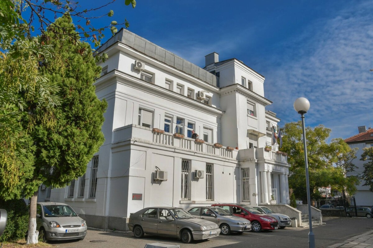 Белодробната болница в Бургас СБАЛПФЗ Бургас обяви конкурс за три ръководни