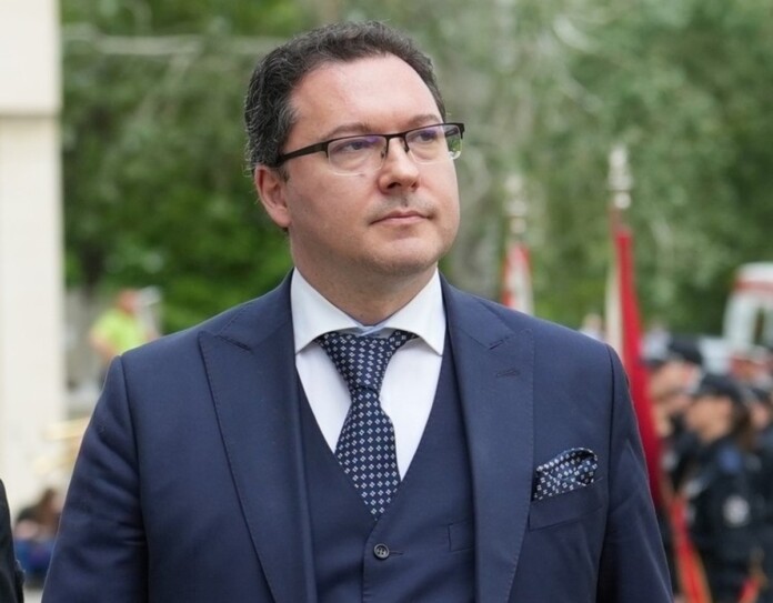 Даниел Митов