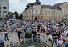 Граждани и политици на протест срещу бюджет’2026 Протест. Снимка: Искра.бг