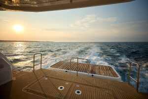 Катамаранът