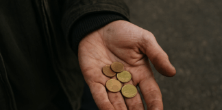 Линия на бедност