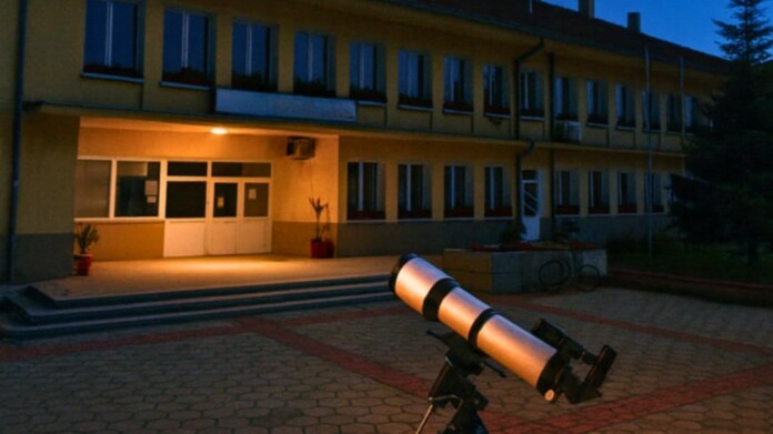 Пълно лунно затъмнение в Трилистник Пълно лунно затъмнение в Трилистник