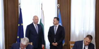 Подписването