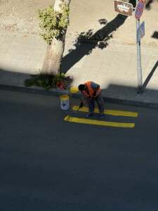 Крива пешеходна пътека в Пловдив предизвика вълна от реакции 1 Полагане на пешеходната пътека в Пловдив