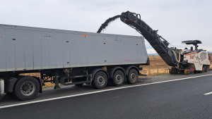 Заради ремонтите на магистралите "Тракия" и "Хемус": Шофьорите могат да карат и в аварийната лента! 2 Ремонт на АМ "Тракия"