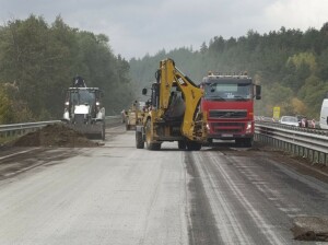 Заради ремонтите на магистралите "Тракия" и "Хемус": Шофьорите могат да карат и в аварийната лента! 3 Ремонт на АМ "Тракия"
