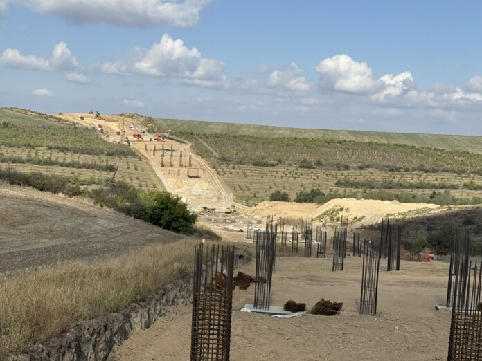 Теренът Теренът