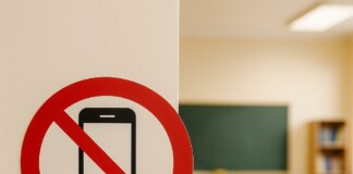 Забрана на телефоните в училищата