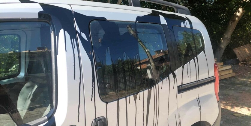 Автомобил, залят с боя