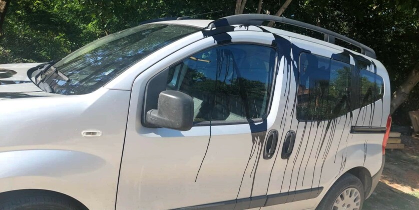 Автомобил, залят с боя