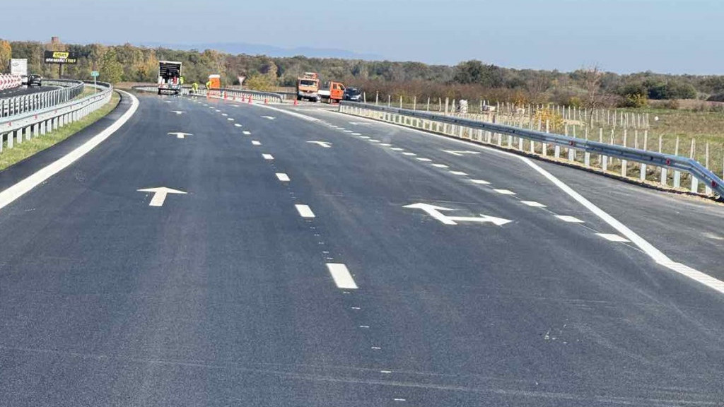 От утре ще бъде възстановено движението в ремонтираното платно за